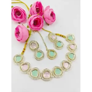 Beautiful light lekar necklace